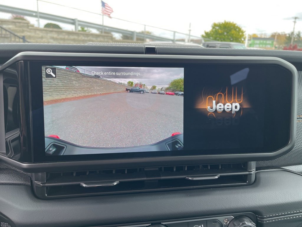 New 2025 Jeep Gladiator Mojave w/ Convenience Group image 22