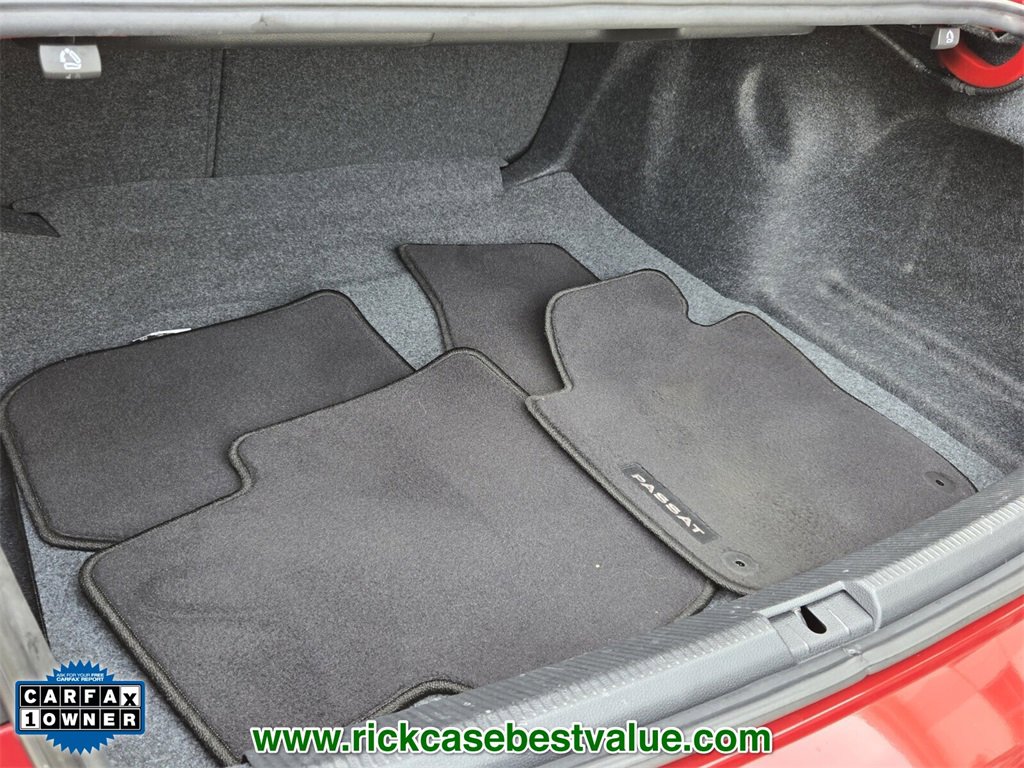 Used 2022 Volkswagen Passat 2.0T R-Line image 15