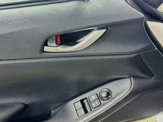 Used 2016 MAZDA MX-5 Miata Sport image 19