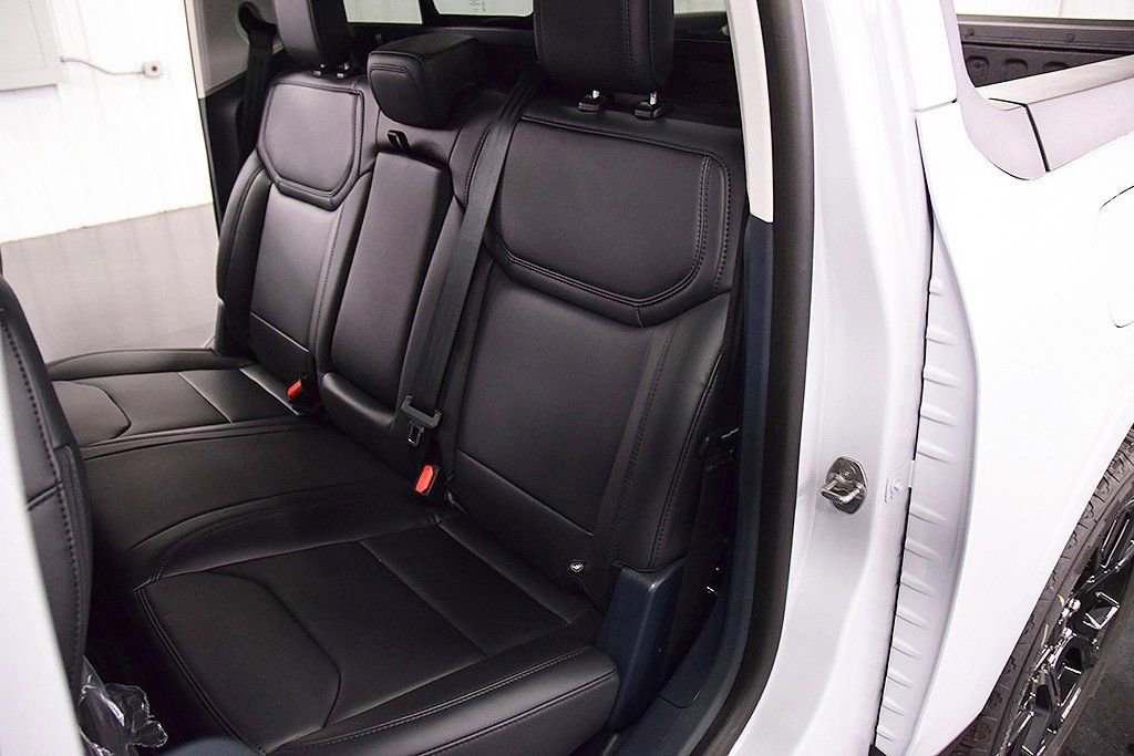 New 2025 Ford Maverick Lariat w/ Black Appearance Package image 33