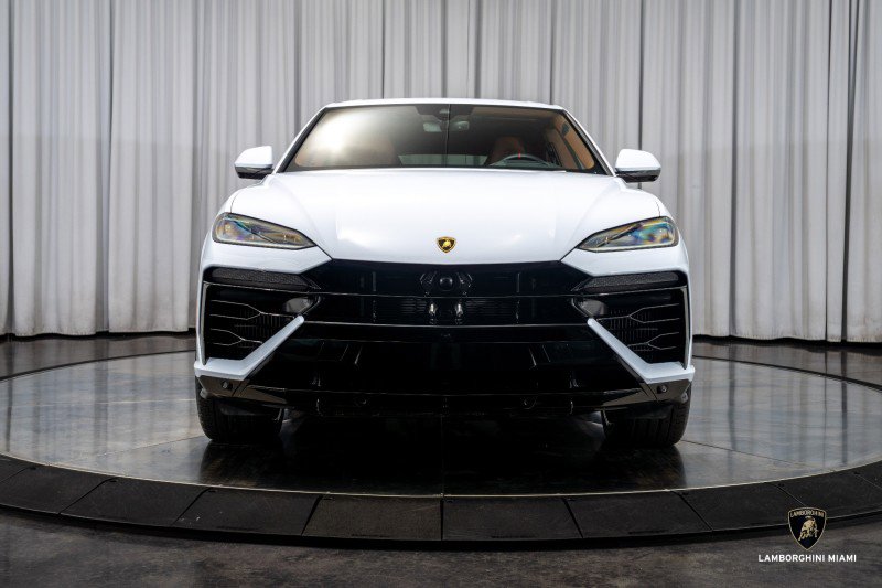 Used 2025 Lamborghini Urus SE image 2