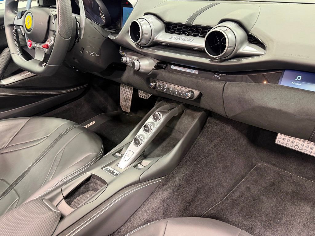 Used 2023 Ferrari 812 GTS RWD image 40