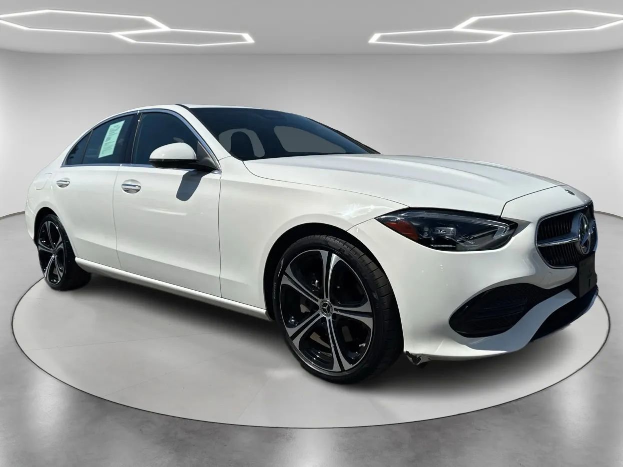 Used 2023 Mercedes-Benz C 300 Sedan image 3