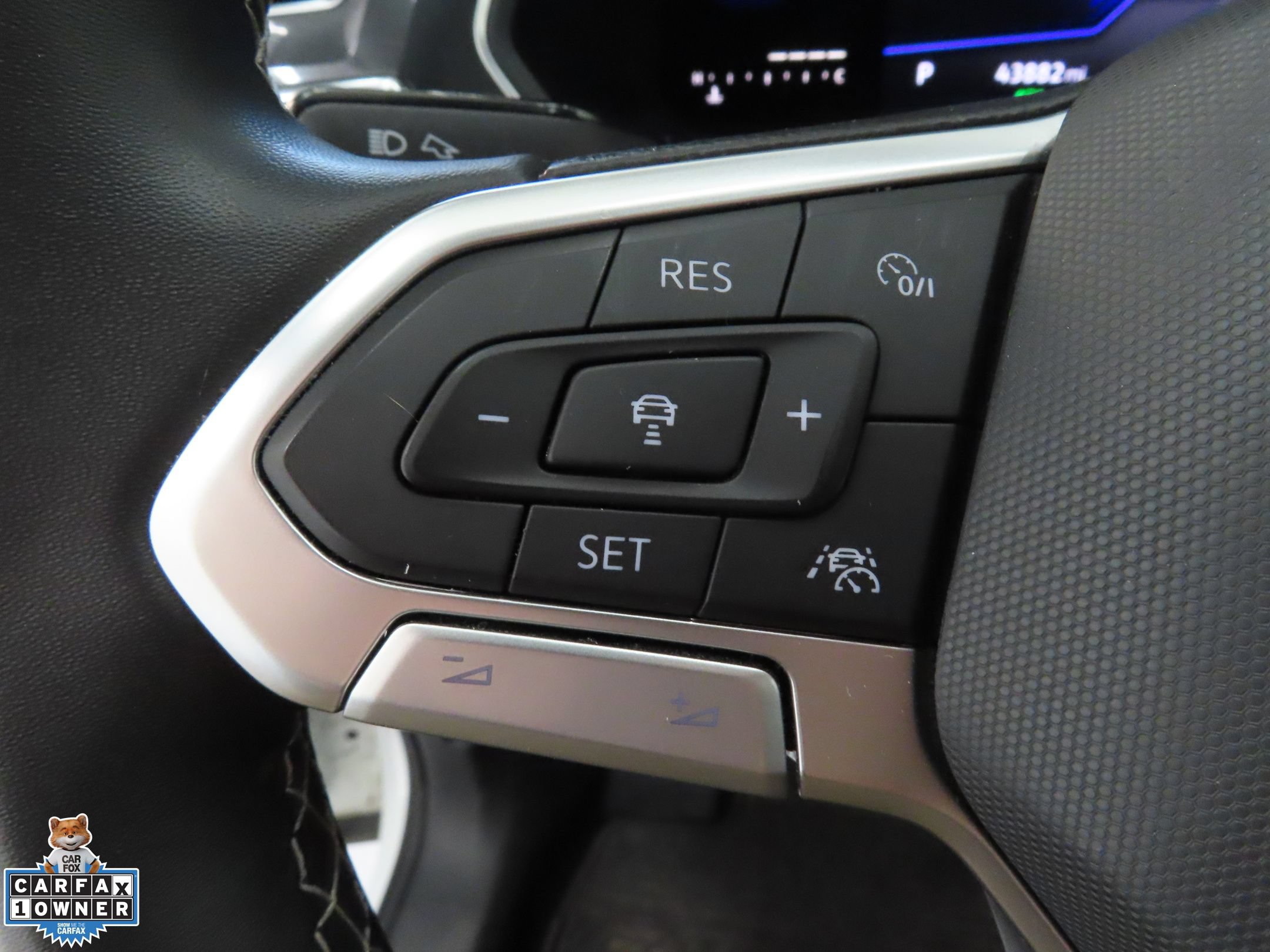Certified 2022 Volkswagen Tiguan SE FWD image 14