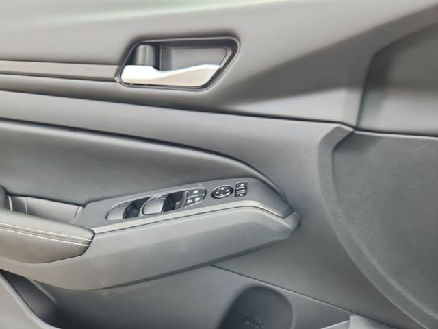 Used 2024 Nissan Altima 2.5 SV w/ SV Premium Package image 6