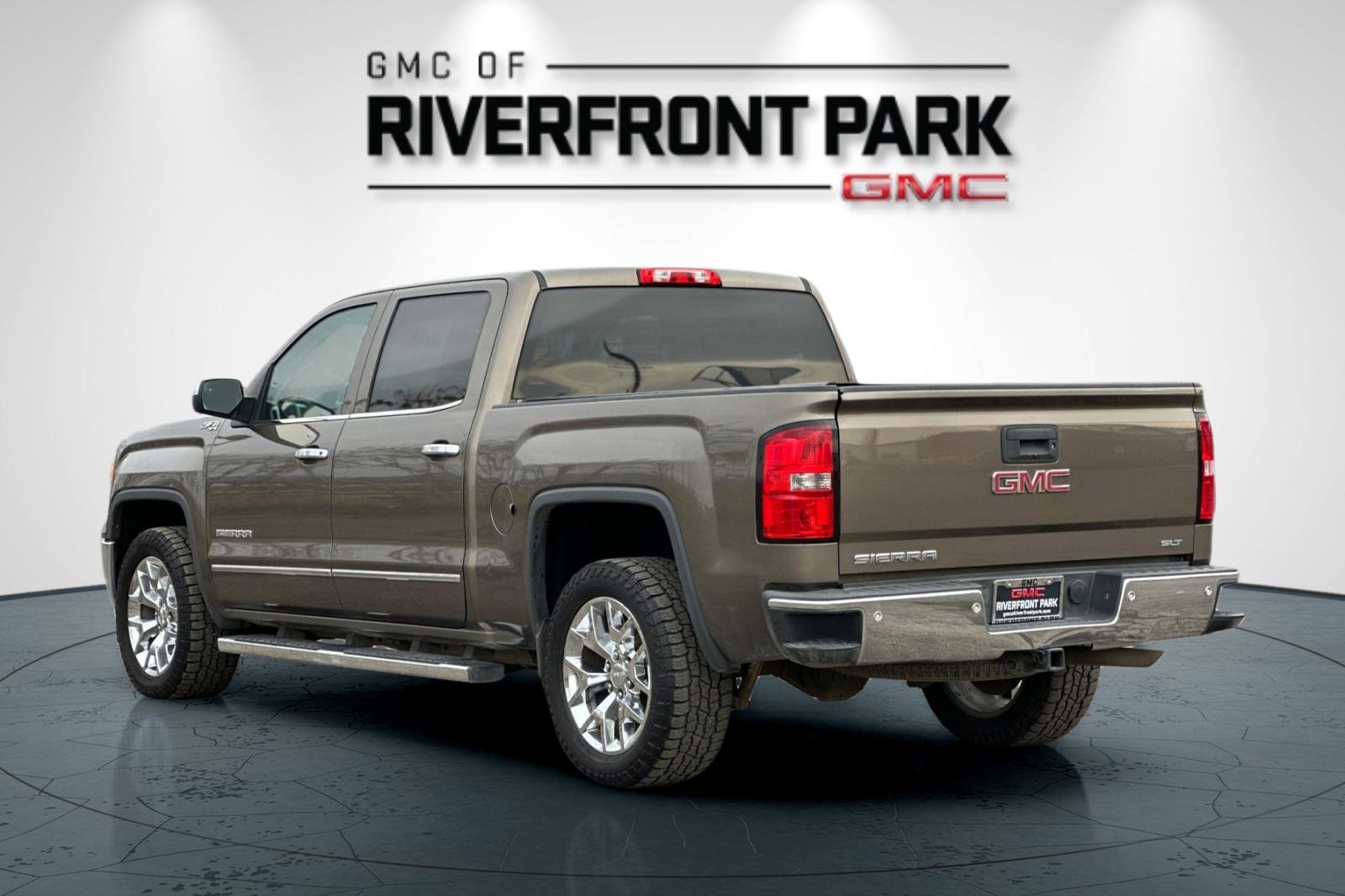 Used 2014 GMC Sierra 1500 SLT w/ SLT Crew Cab Value Package image 5