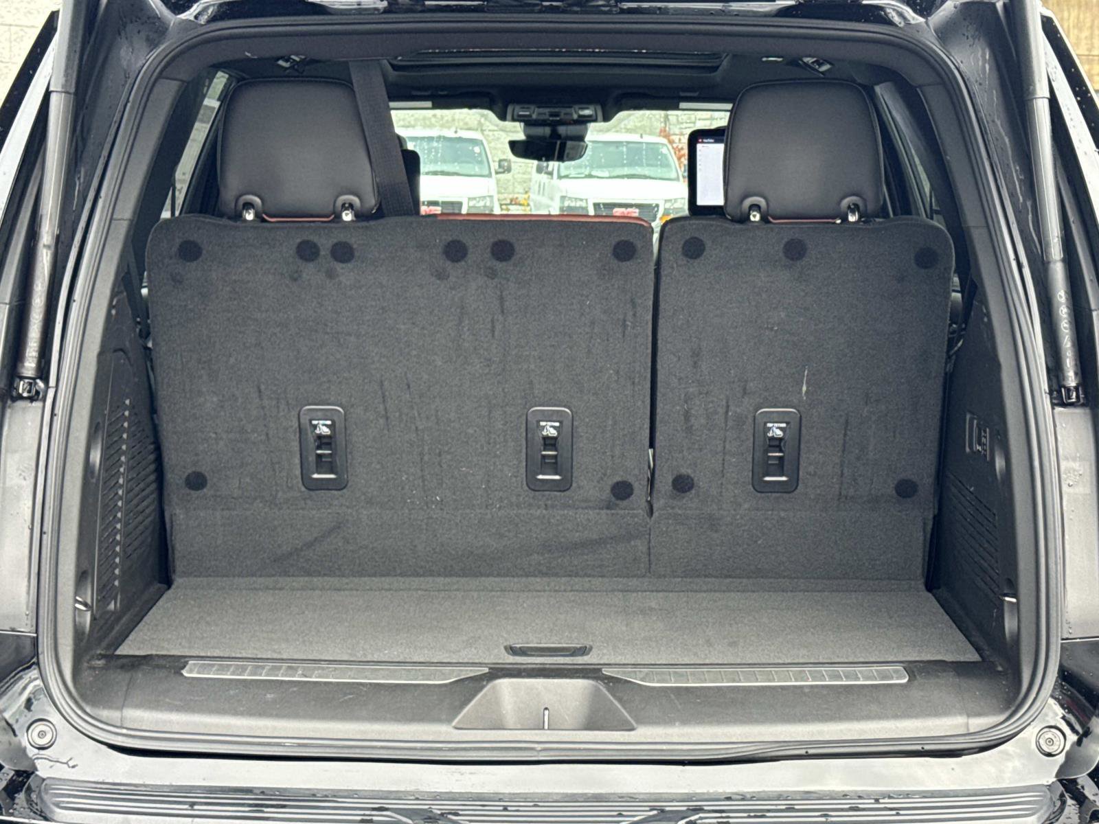 Used 2023 GMC Yukon Denali Ultimate image 16