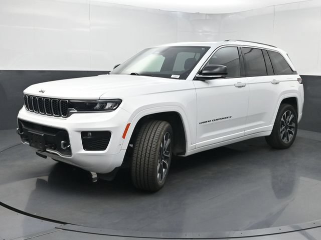 Used 2024 Jeep Grand Cherokee Overland w/ Trailer Tow Package AWD/4WD image 5