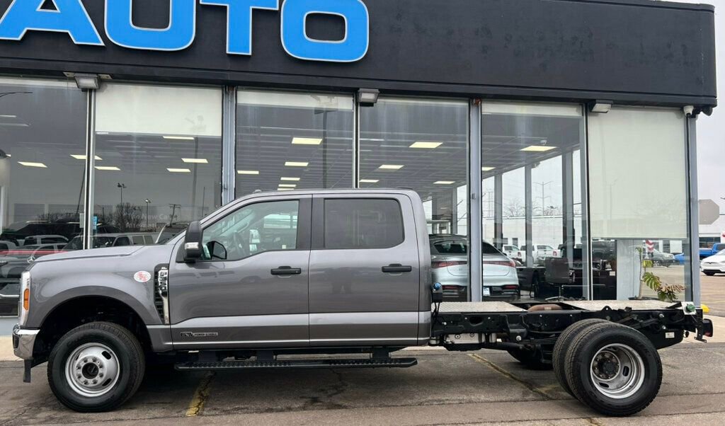 Used 2024 Ford F350 XL w/ XL Chrome Package image 2
