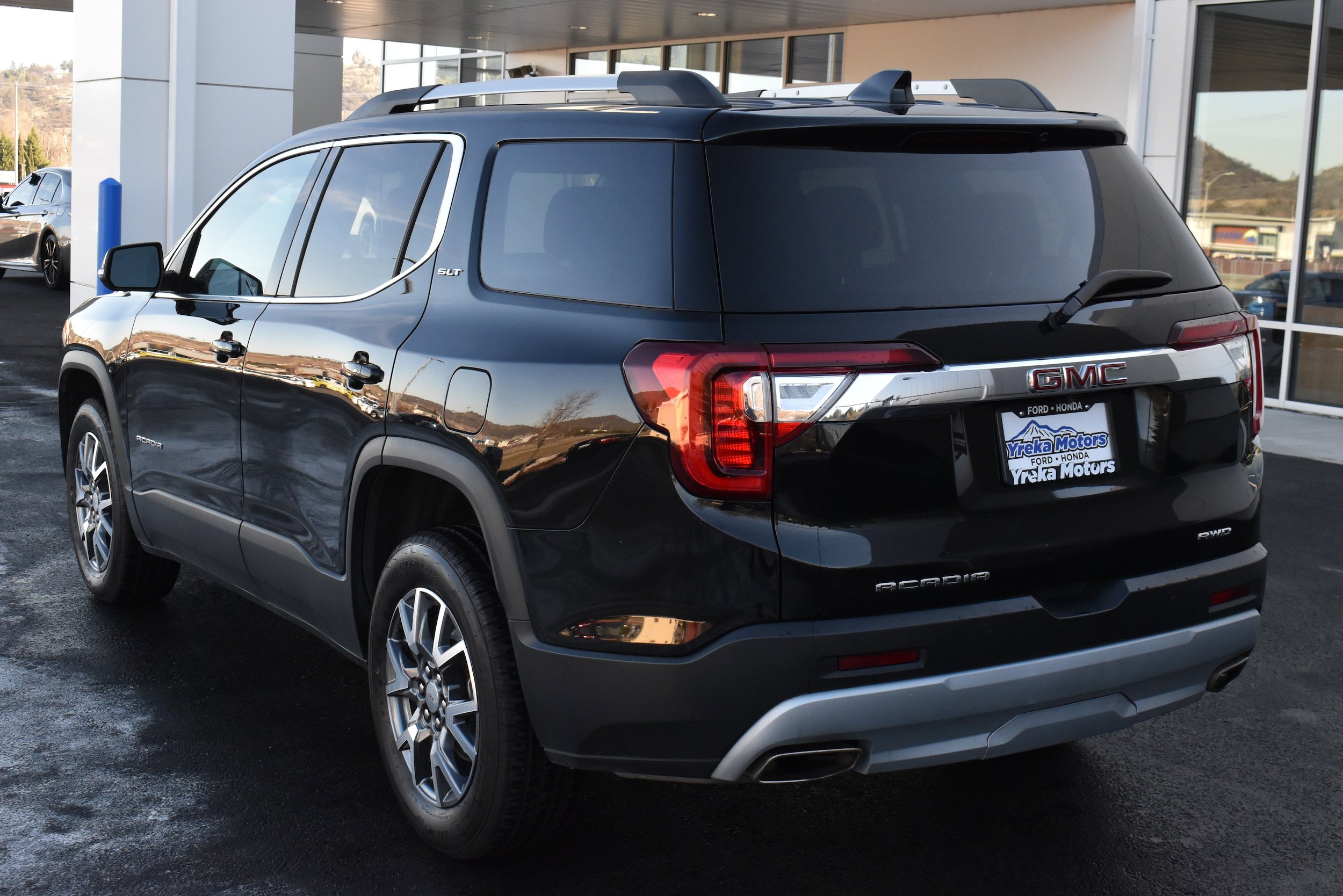 Used 2023 GMC Acadia SLT image 12