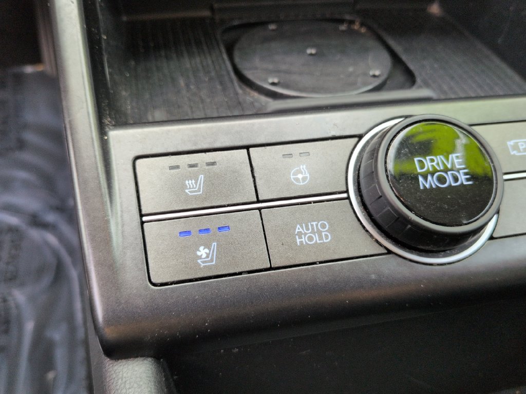 Used 2024 Hyundai Kona Limited FWD image 20