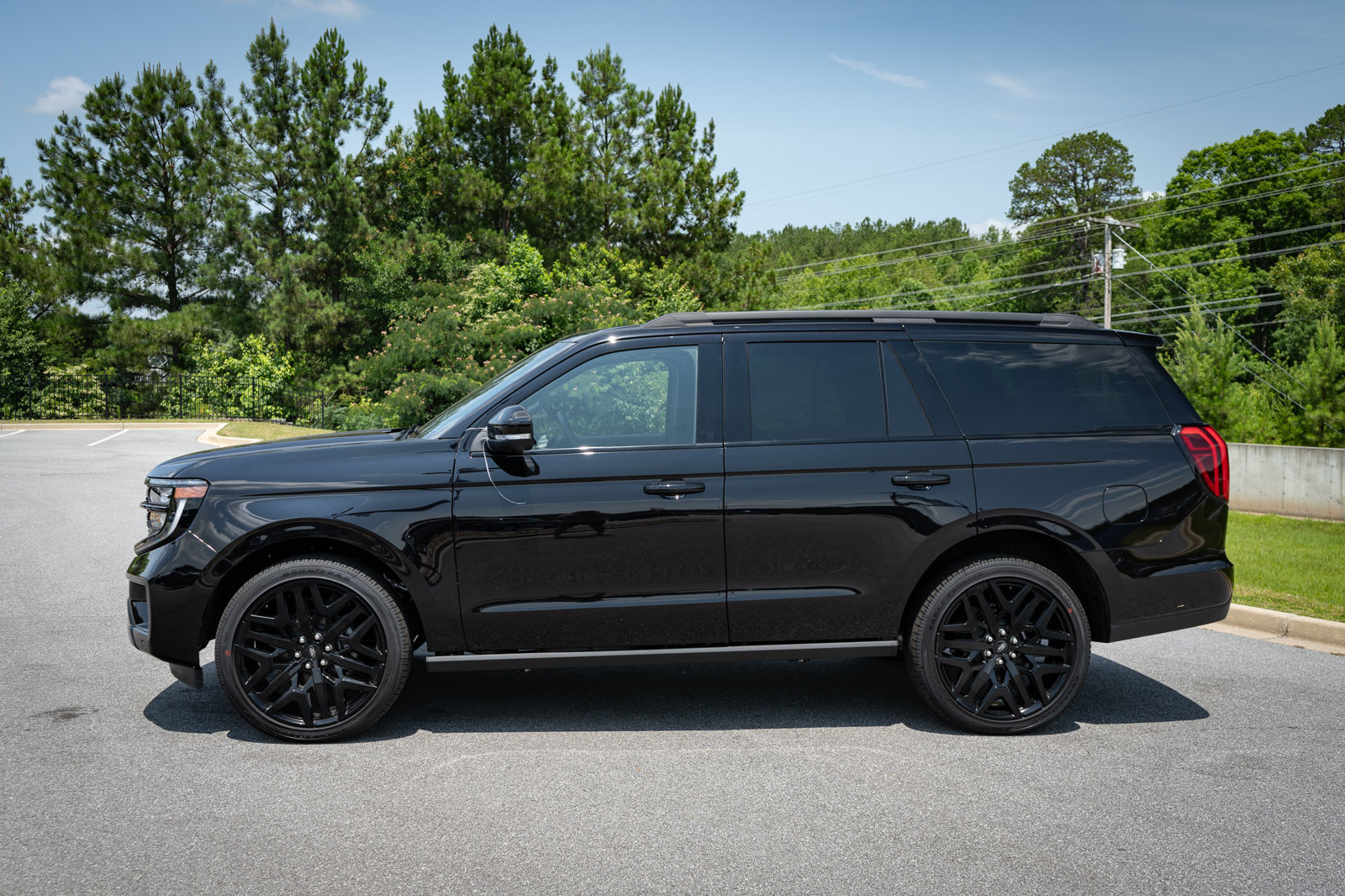 New 2026 Ford Expedition Platinum w/ Stealth Performance Package AWD/4WD image 12