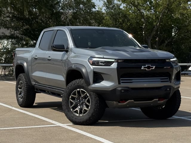 Used 2024 Chevrolet Colorado ZR2 AWD/4WD image 2