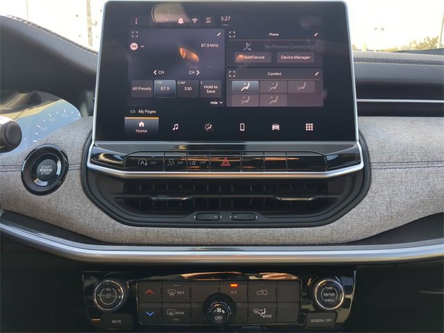 Used 2024 Jeep Compass Latitude image 23