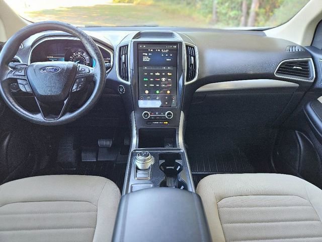 Used 2021 Ford Edge SE image 15