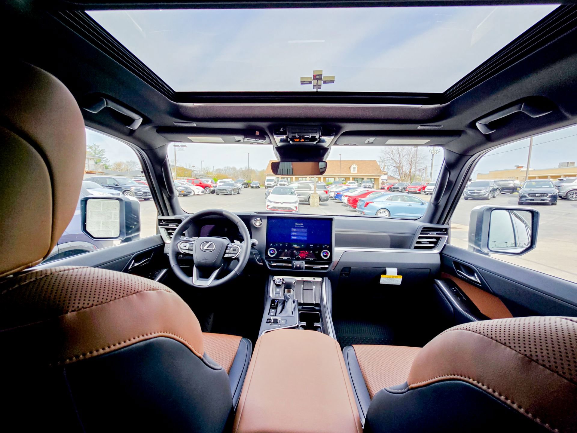 Used 2026 Lexus GX 550 w/ Accessory Package (2T) image 2