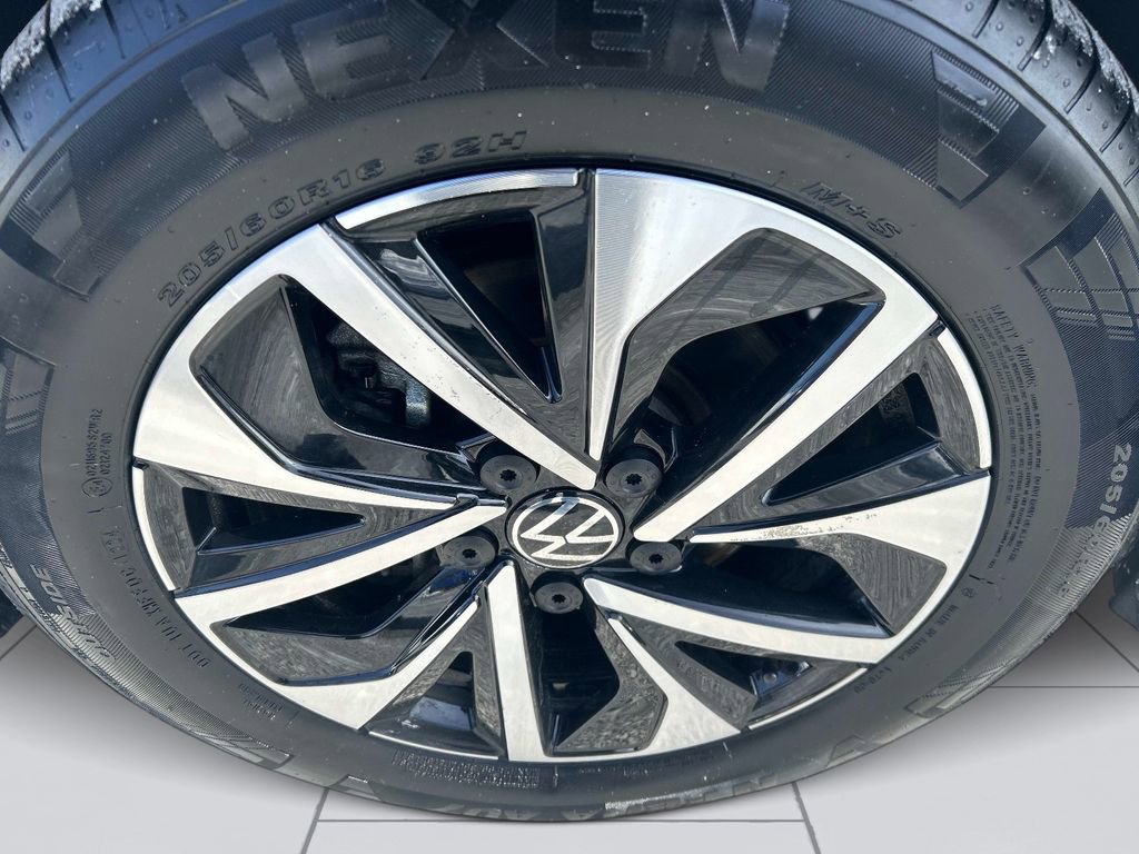 Used 2025 Volkswagen Jetta S image 9