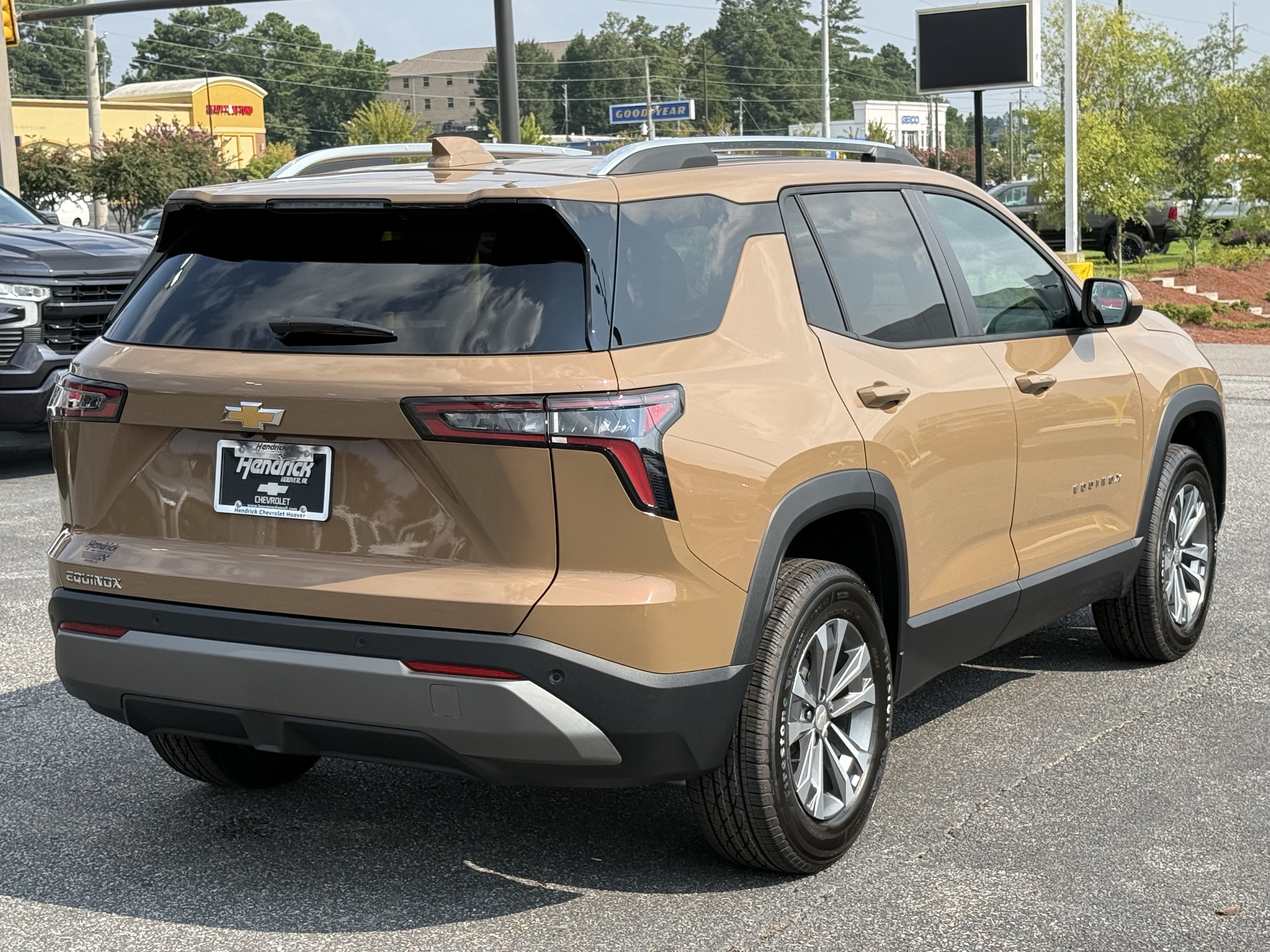 New 2027 Chevrolet Equinox LT FWD image 10