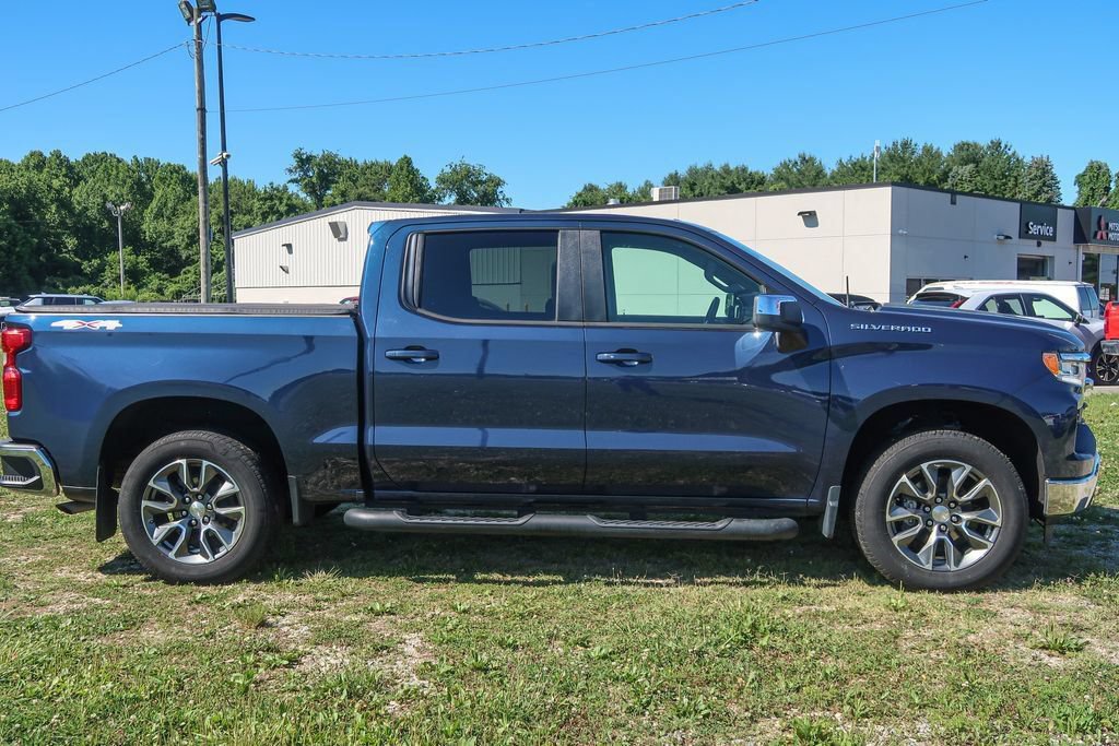Used 2023 Chevrolet Silverado 1500 LT w/ Protection Package AWD/4WD image 8