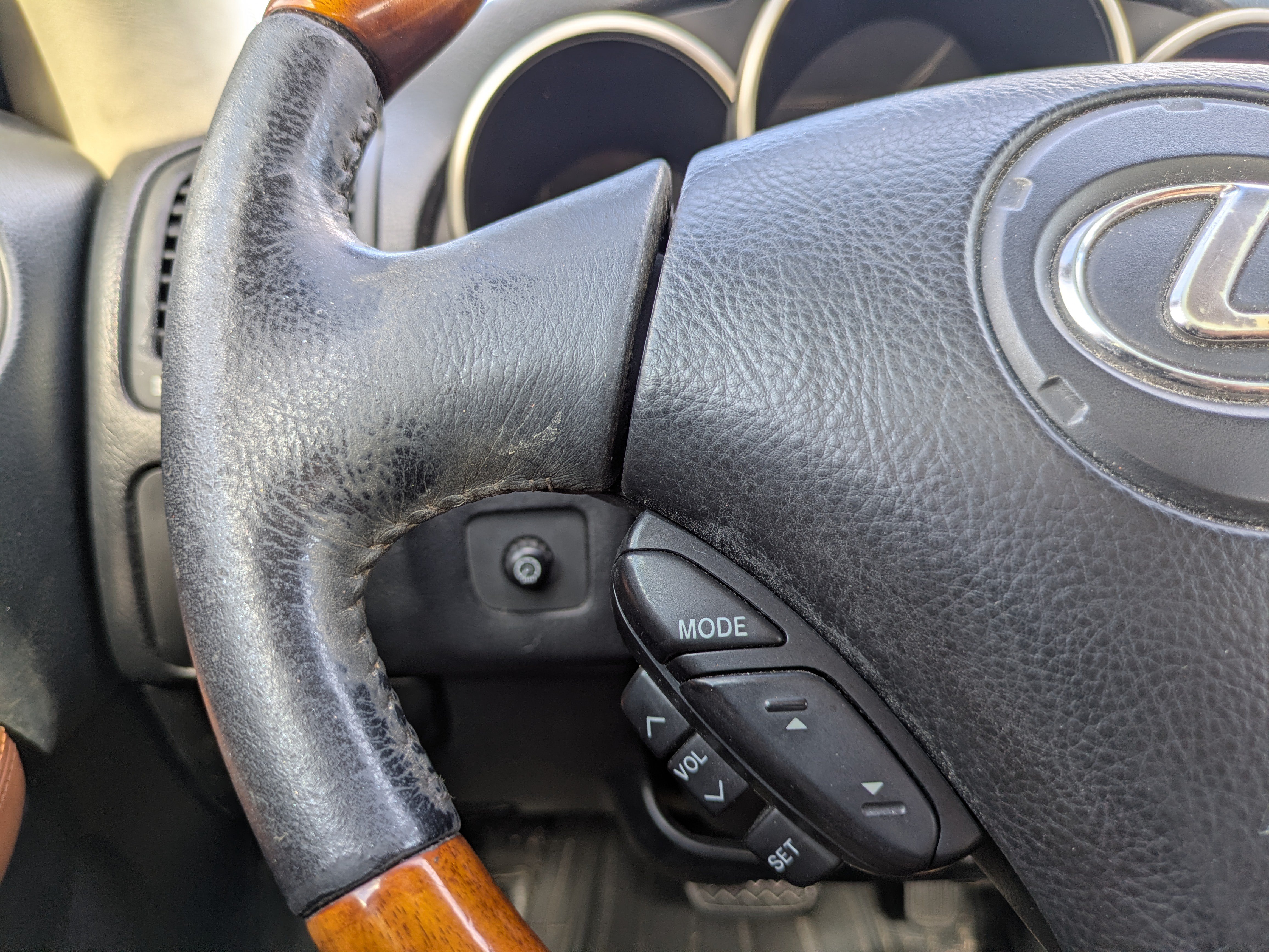 Used 2002 Lexus SC 430 Convertible RWD image 29