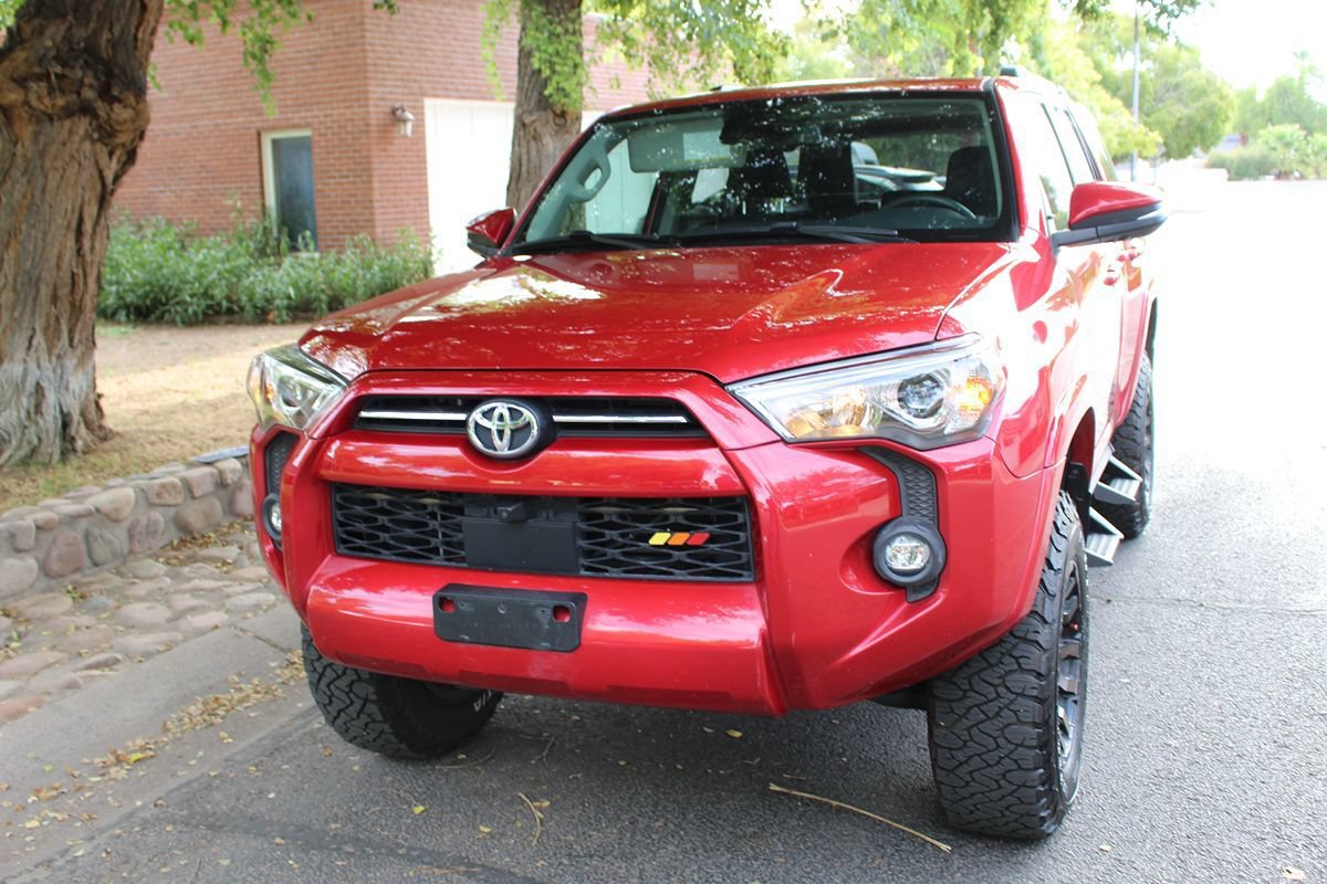 Used 2022 Toyota 4Runner SR5 Premium w/ Moonroof Package AWD/4WD image 39