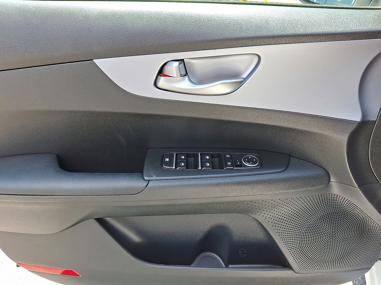 Used 2022 Kia Forte LXS image 19