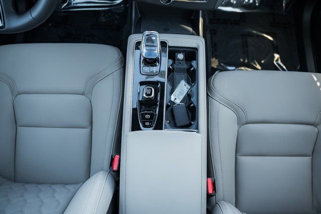 New 2026 Volvo XC90 B6 Plus image 25