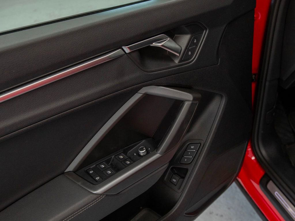 Used 2024 Audi Q3 2.0T Premium w/ Convenience Package image 28