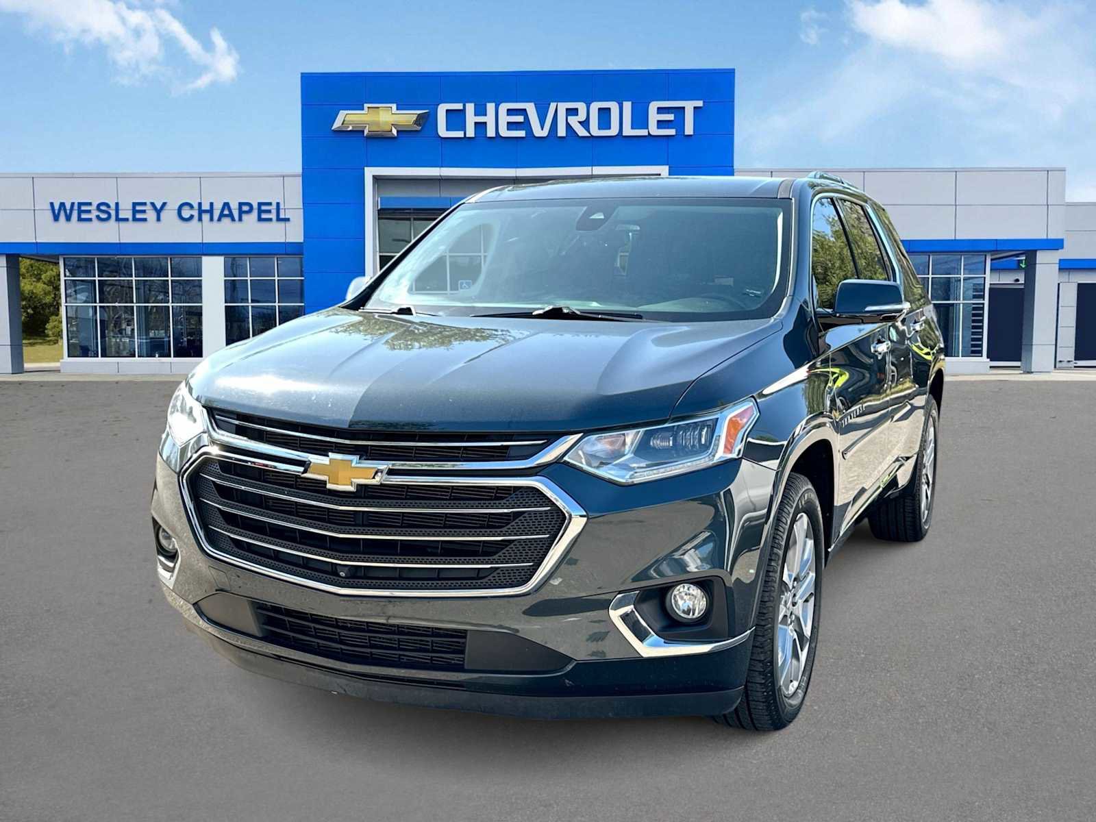 Used 2020 Chevrolet Traverse Premier FWD image 1