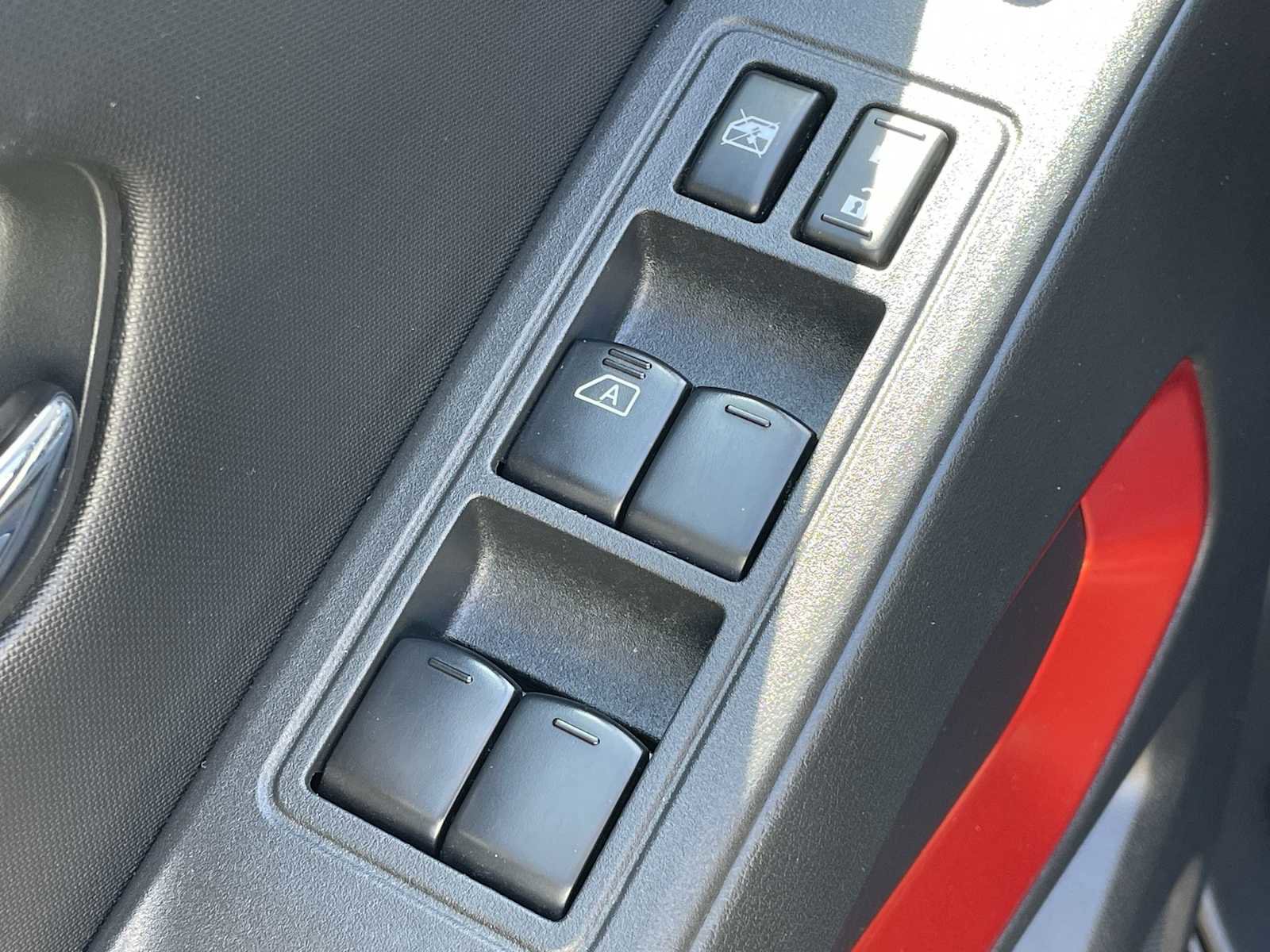 Used 2024 Nissan Frontier PRO-4X w/ Technology Package AWD/4WD image 12