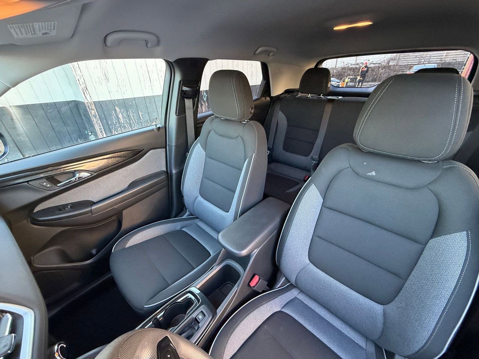 Used 2025 Chevrolet TrailBlazer LT FWD image 35