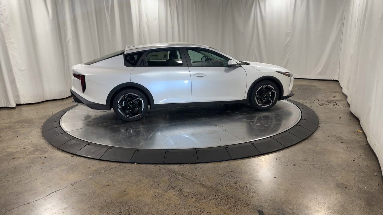 New 2025 Kia K4 EX image 9