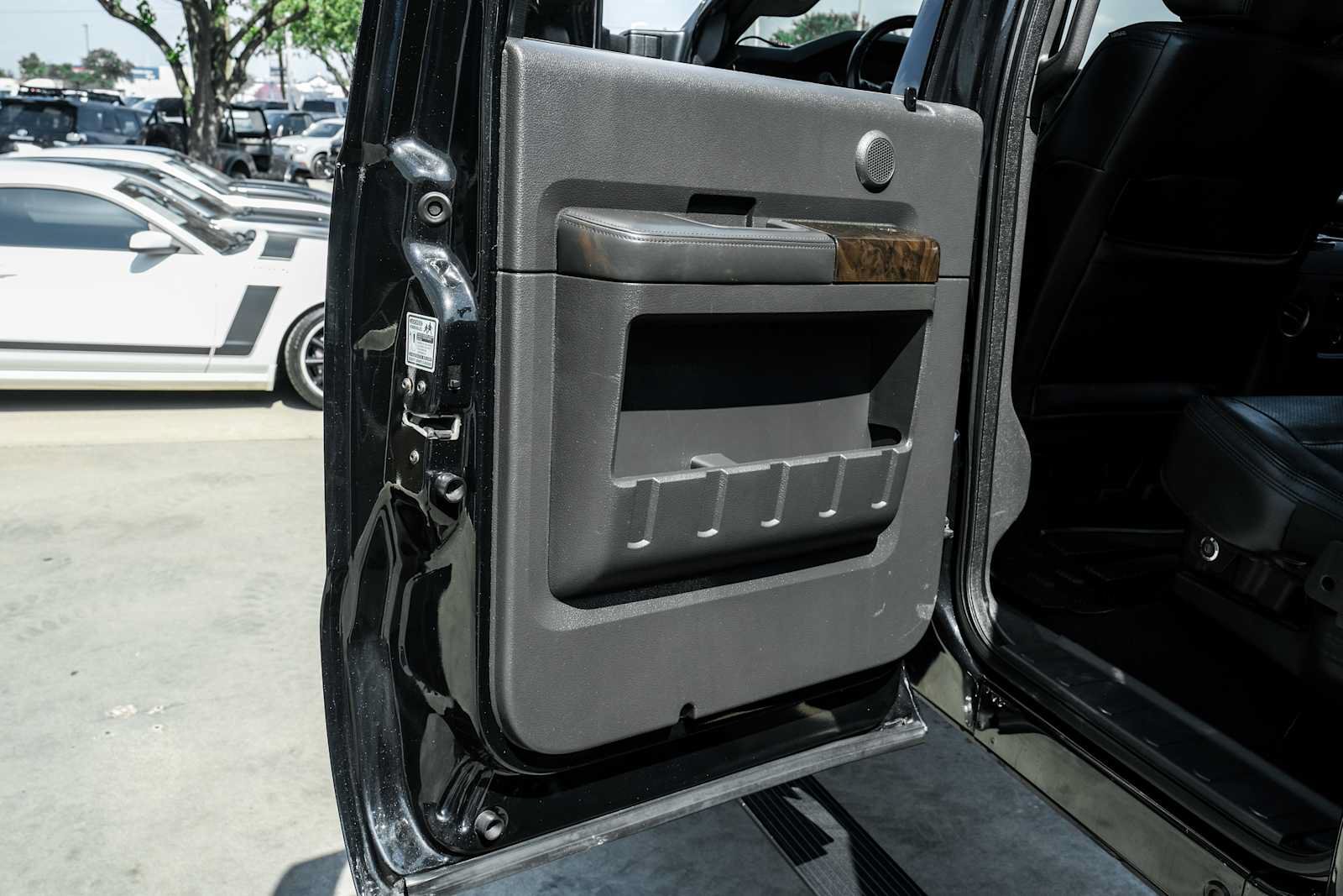 Used 2014 Ford F250 Platinum w/ FX4 Off-Road Package AWD/4WD image 29
