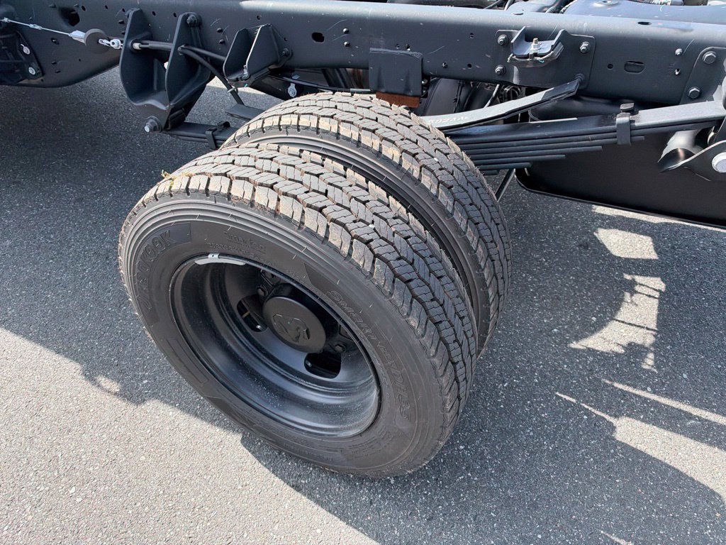 New 2026 RAM 5500 Tradesman AWD/4WD image 17