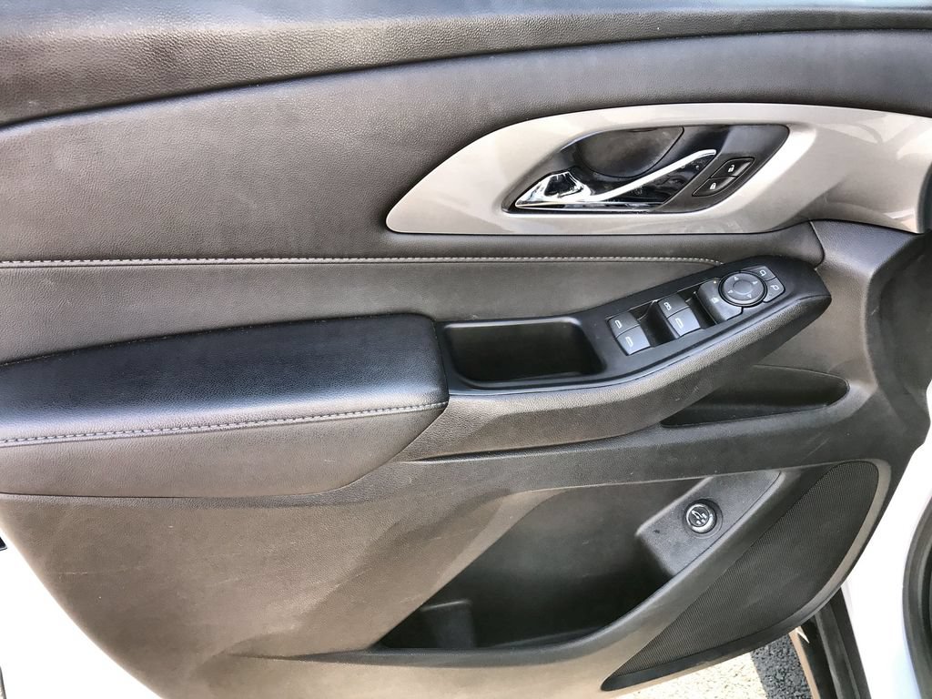 Used 2023 Chevrolet Traverse LT AWD/4WD image 13