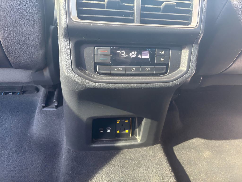 Used 2025 Volkswagen Atlas SE image 32