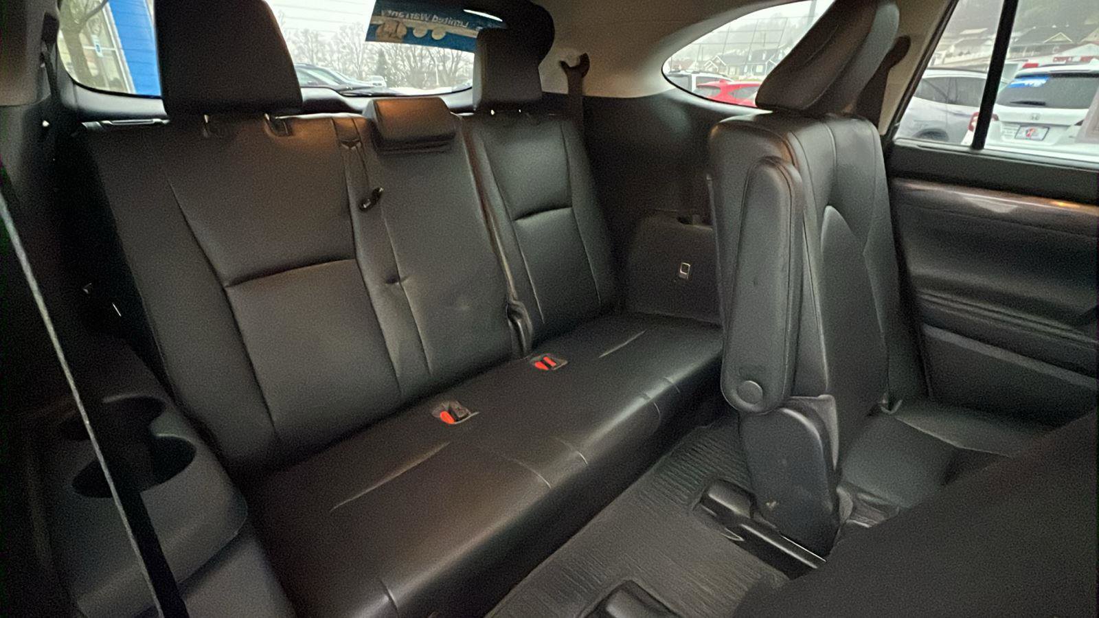 Used 2020 Toyota Highlander Limited image 16