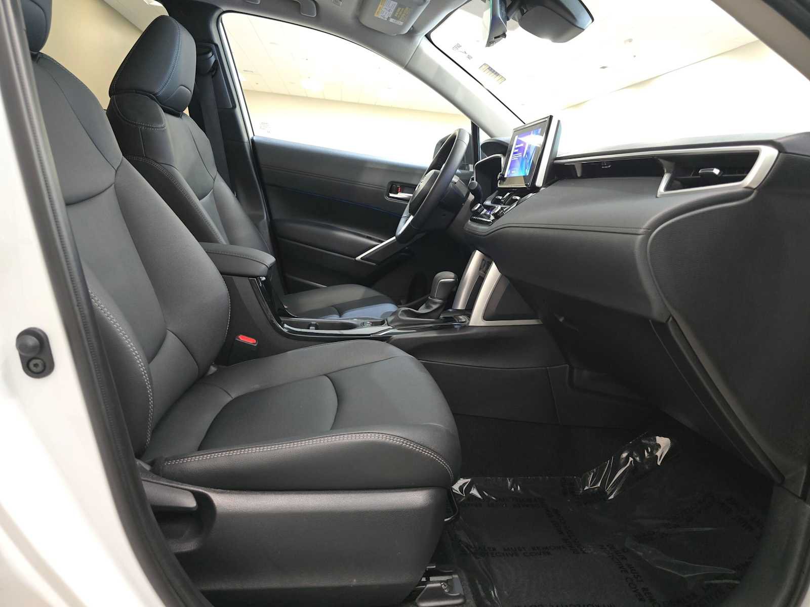 Certified 2025 Toyota Corolla Cross XLE w/ Convenience Package AWD/4WD image 29