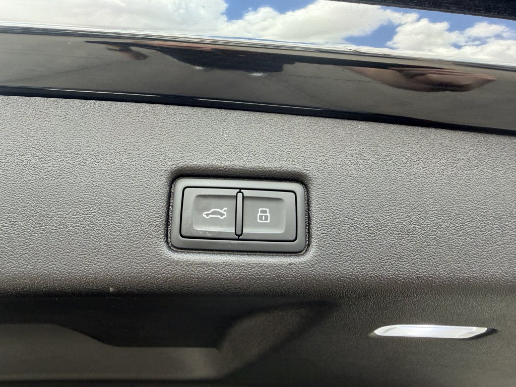 Used 2025 Audi Q5 Premium w/ Convenience Package AWD/4WD image 38