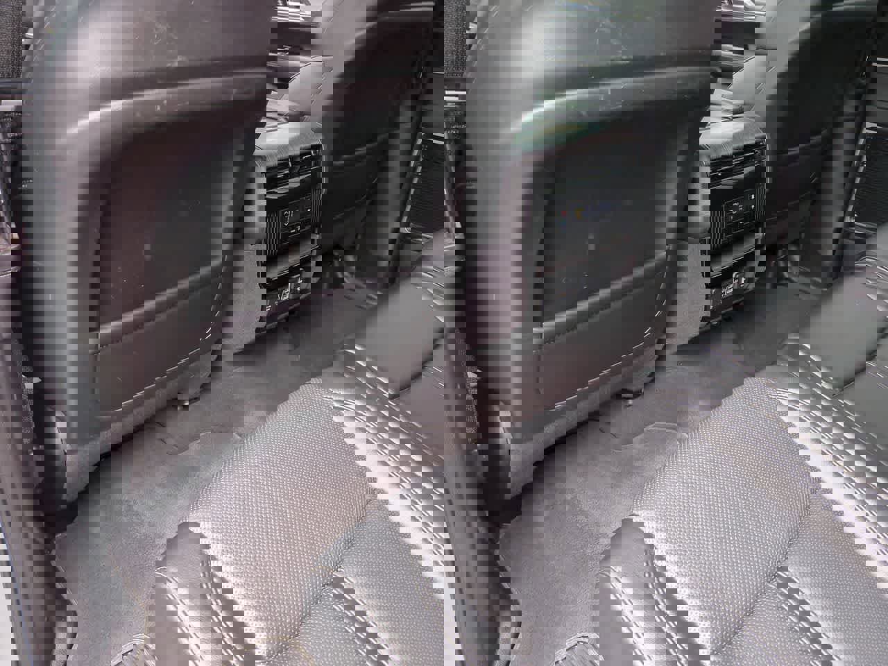 Used 2024 Jeep Wagoneer Series II w/ Flexible Seating Group RWD image 18