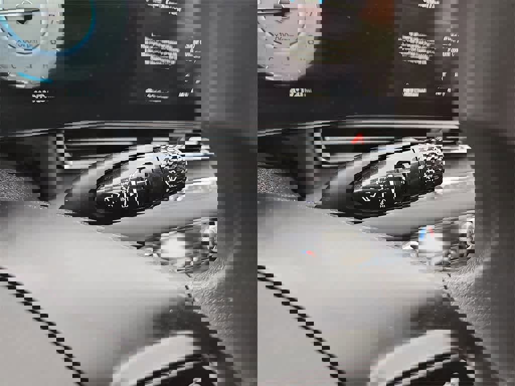 Used 2024 Hyundai Elantra SEL image 24