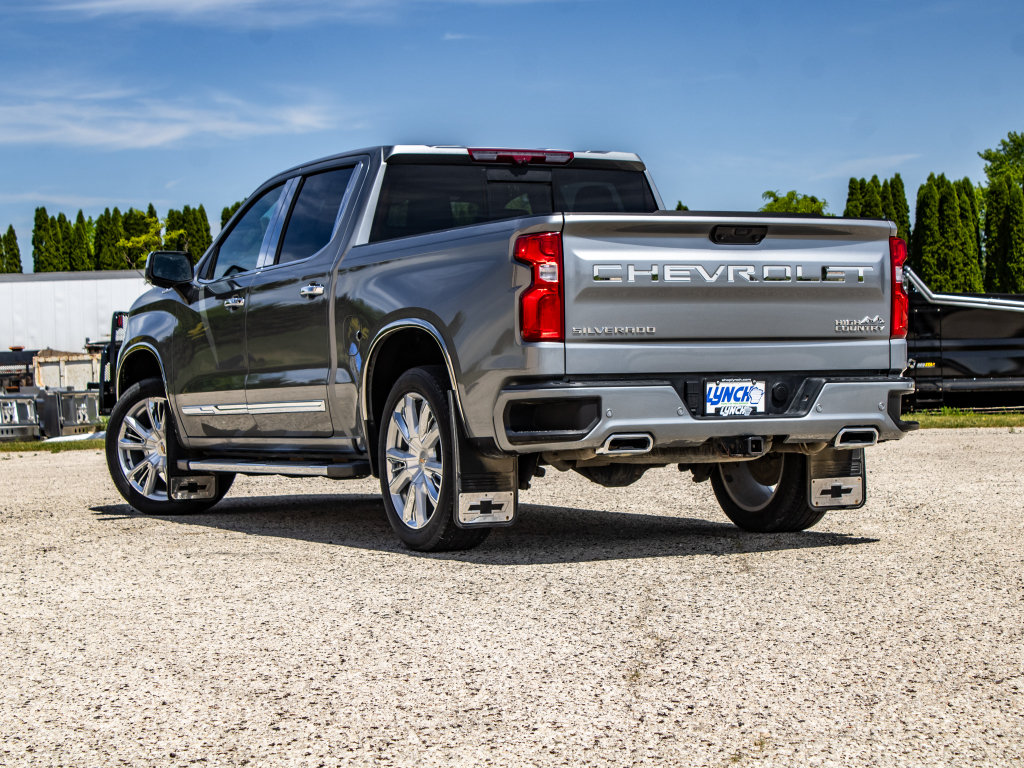 Used 2024 Chevrolet Silverado 1500 High Country w/ High Country Premium Package AWD/4WD image 12