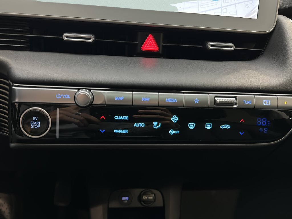 Certified 2024 Hyundai Ioniq 5 Limited AWD/4WD image 30