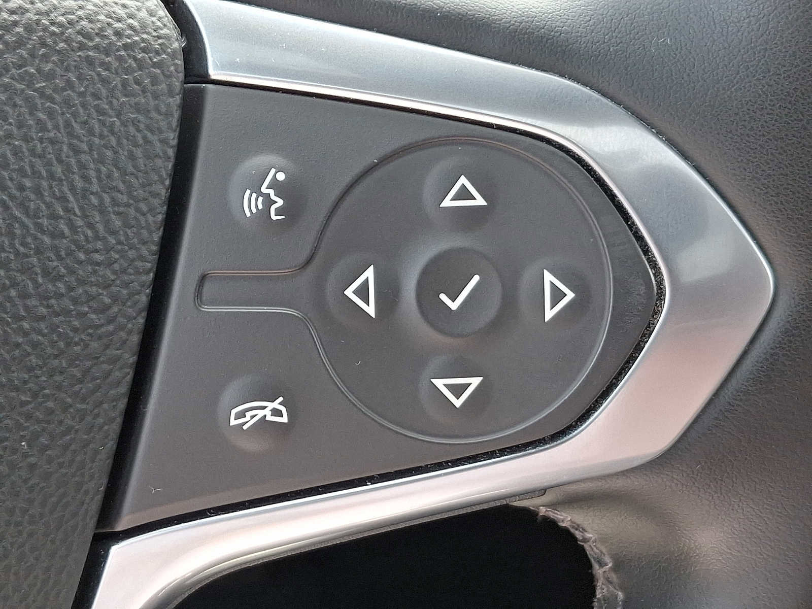 Used 2023 Chevrolet Traverse Premier AWD/4WD image 27