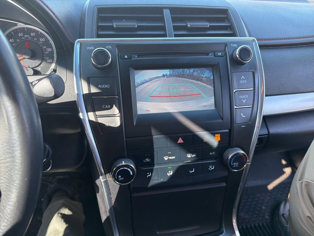 Used 2017 Toyota Camry SE w/ Moonroof Package image 12