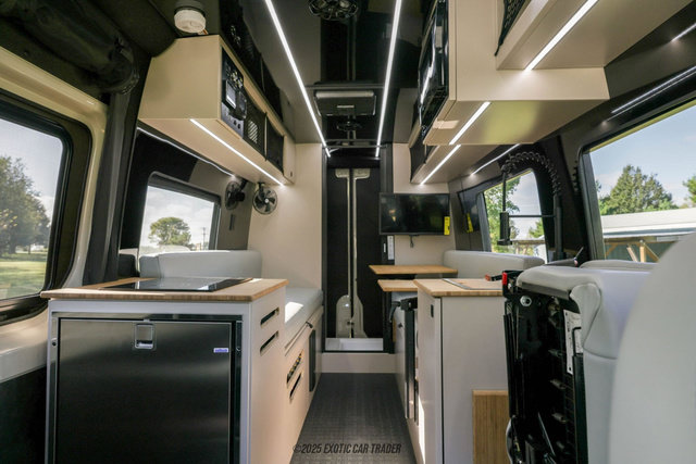 Used 2025 Mercedes-Benz Sprinter 2500 image 73