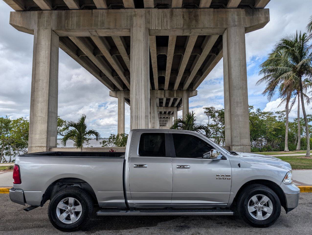 Used 2018 RAM 1500 Classic SLT image 5