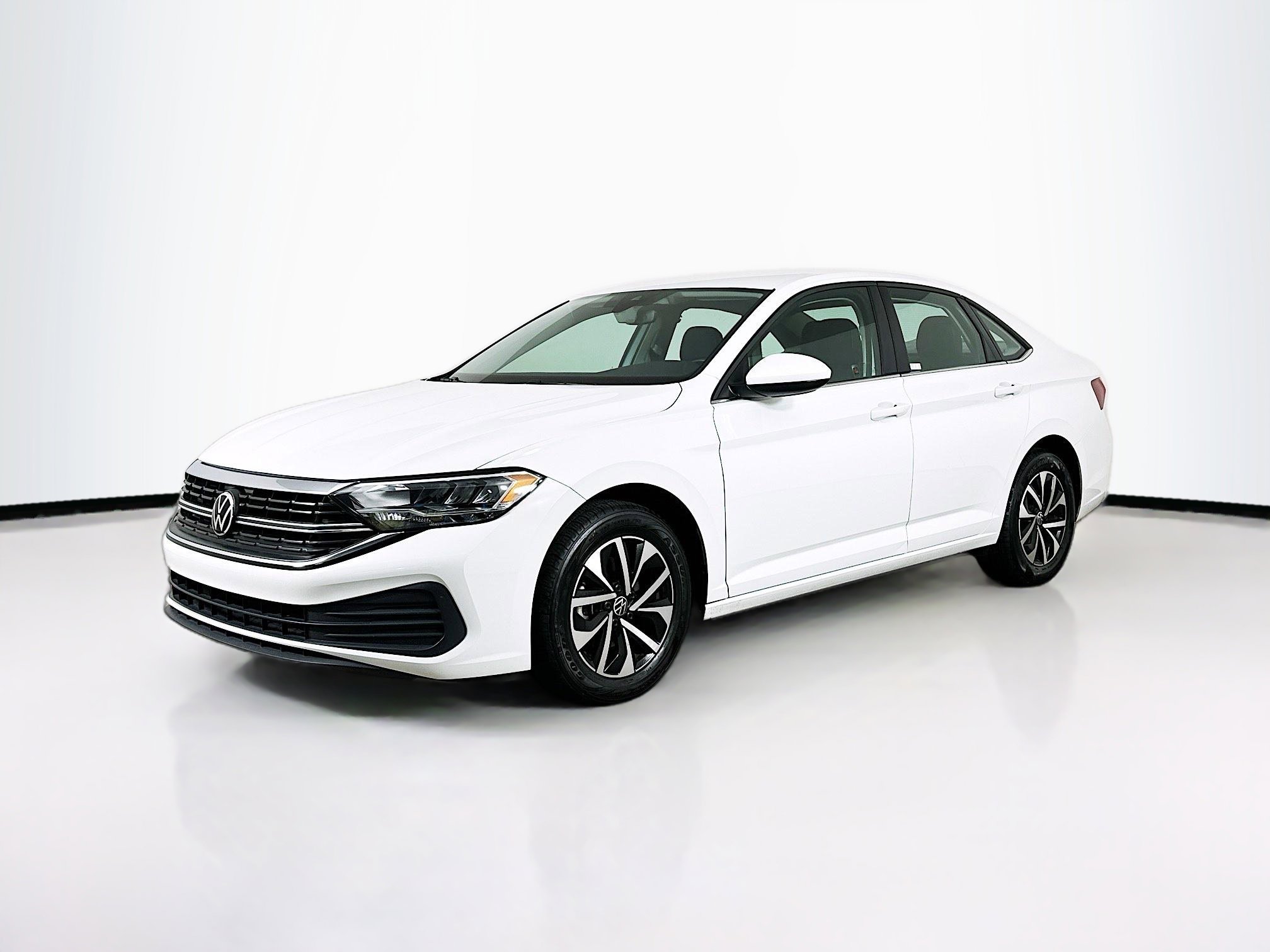 Used 2024 Volkswagen Jetta S image 3