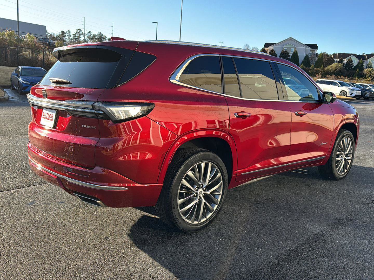 Used 2025 Buick Enclave Avenir image 5