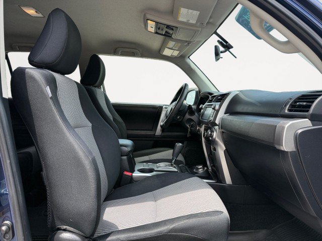 Used 2017 Toyota 4Runner SR5 AWD/4WD image 12